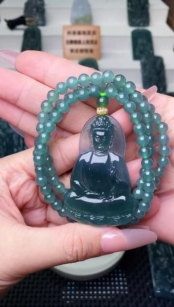 颈饰未镶嵌翡翠