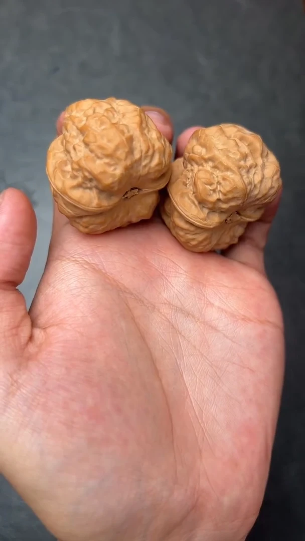 把件文玩核桃39/42/32 B+级蛤蟆头