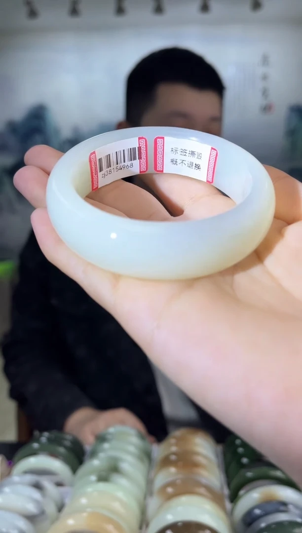 【闪购商品】和田玉手镯未镶嵌54+圈口4968