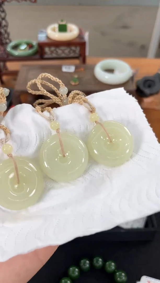 吊坠(不含链)未镶嵌和田玉若羌黄 平安扣 多样性发一