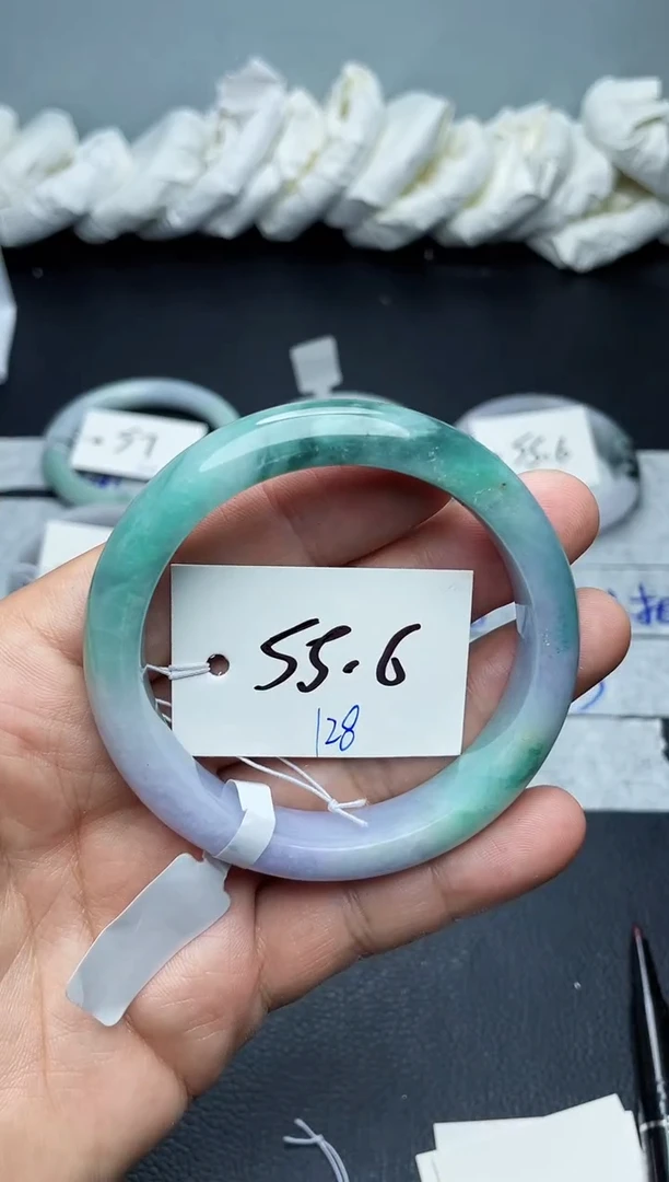未镶嵌手镯翡翠128