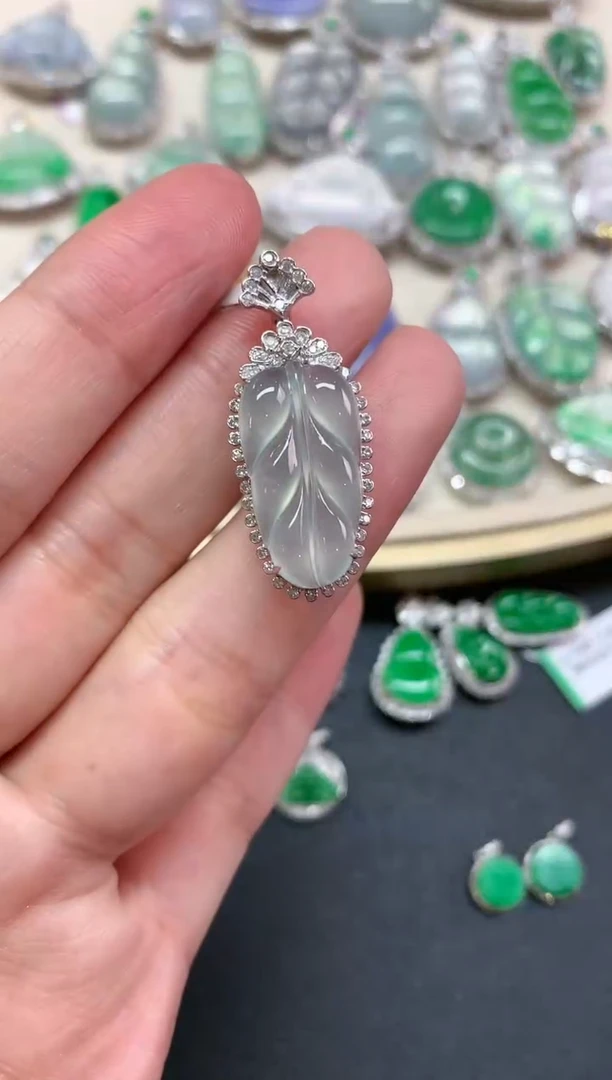 【闪购商品】翡翠吊坠(不含链)18K金镶嵌Z512|3980