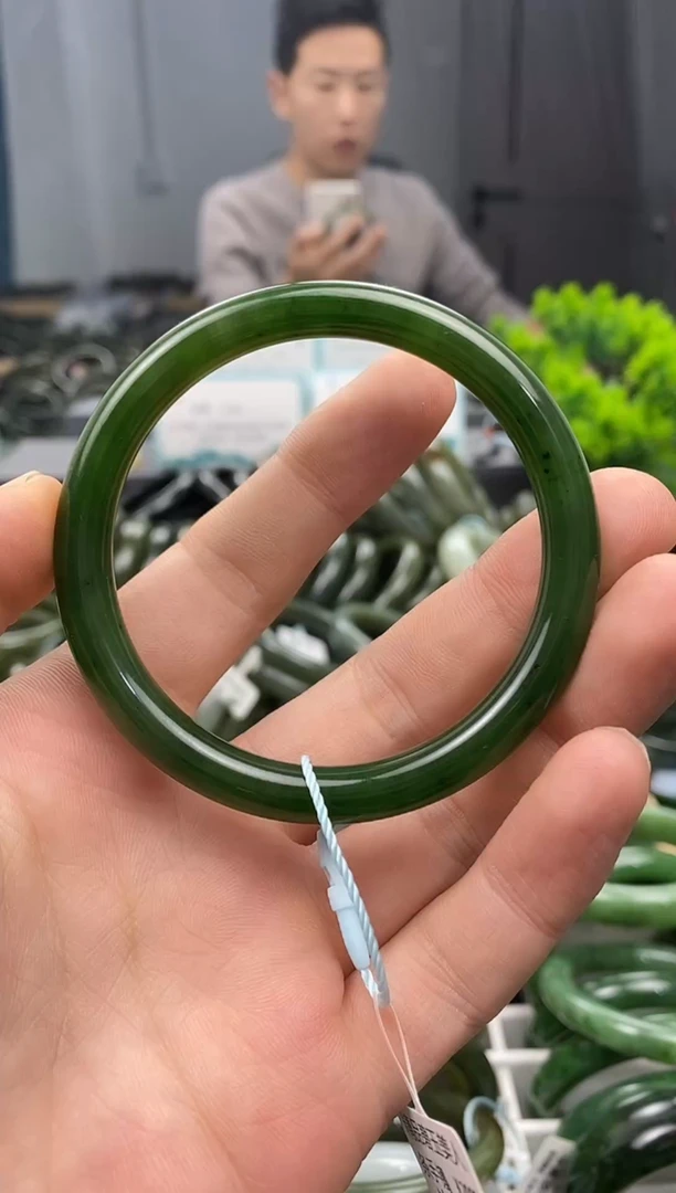 未镶嵌手镯和田玉初**颜56.7