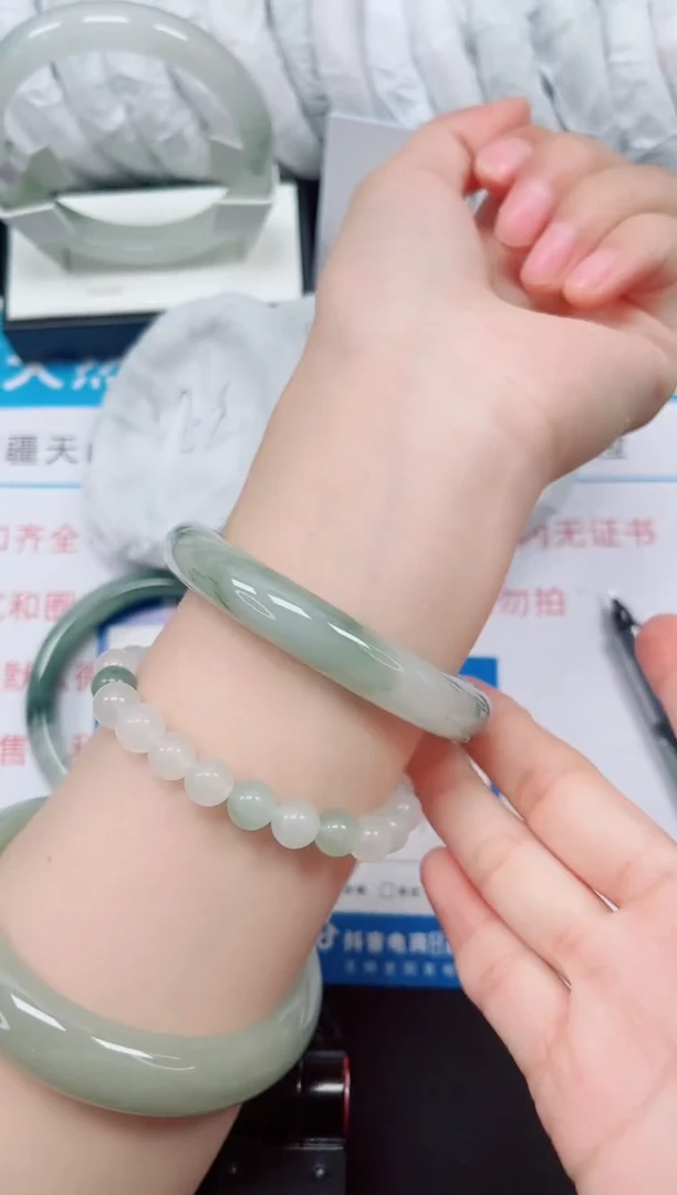 未镶嵌手镯石英质玉27/58/59