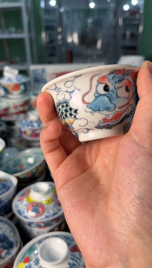 瓷片陶昨明压手杯（福利价格）