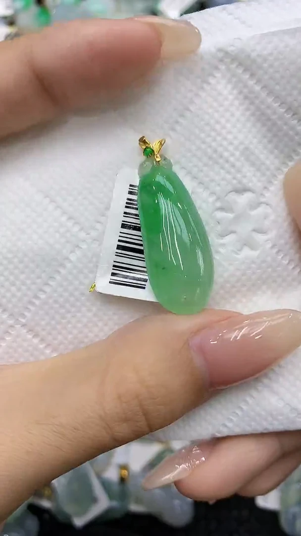 翡翠18K金镶嵌颈饰111111111111