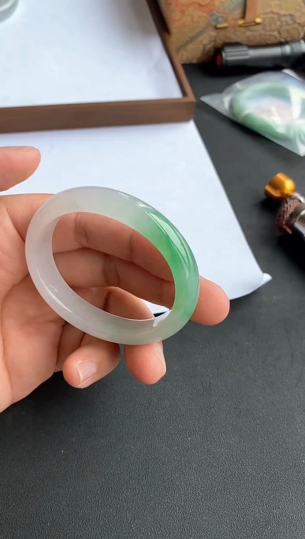 翡翠手镯未镶嵌41号53.6*45*12.3*8贵妃