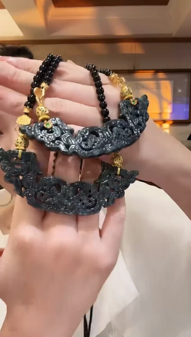 翡翠未镶嵌颈饰国风多样性发其一