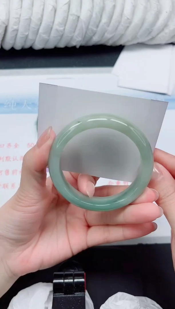 【闪购商品】石英质玉手镯未镶嵌296#54.6洒金