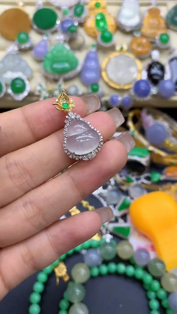 颈饰18K金镶嵌翡翠250-中国好珍宝