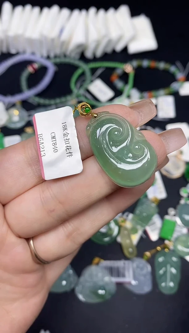 吊坠(不含链)18K金镶嵌翡翠如意18K金扣镶嵌@@CMT840