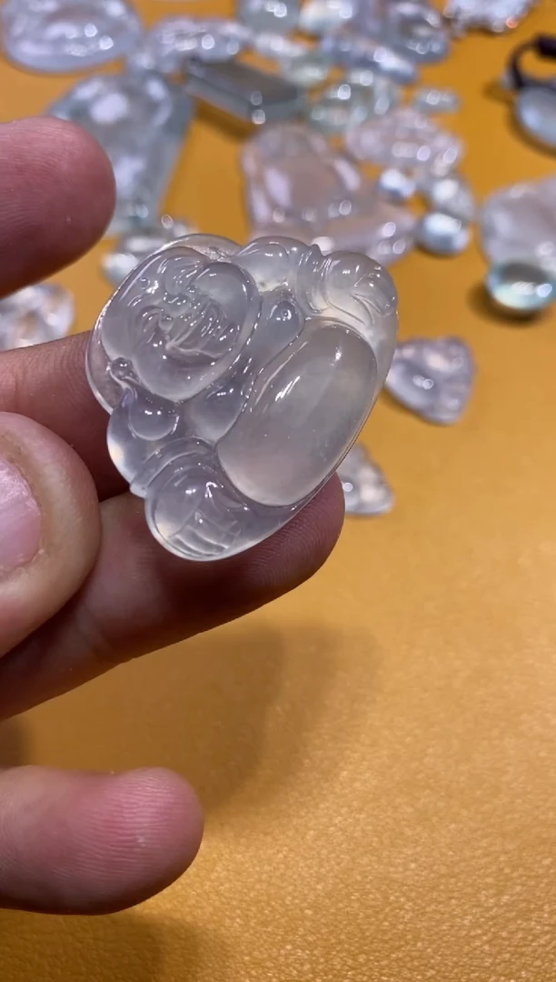 吊坠(不含链)未镶嵌翡翠佛公4500     26.8  35.7  5.9