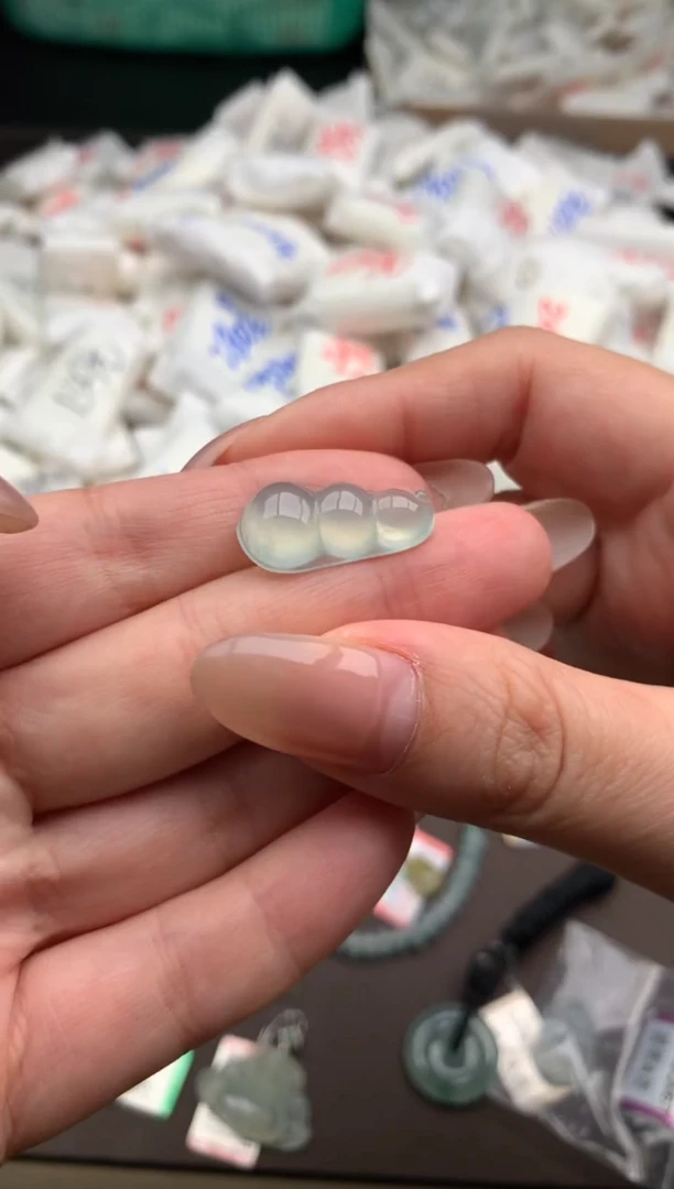 【闪购商品】翡翠挂件未镶嵌 一