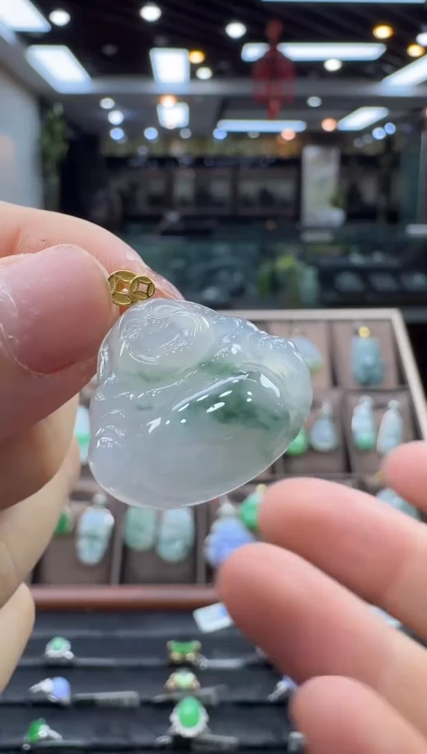 颈饰18K金镶嵌翡翠佛公