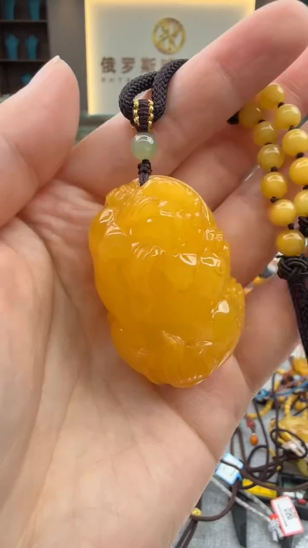 琥珀颈饰未镶嵌293秒拍号 假一罚三