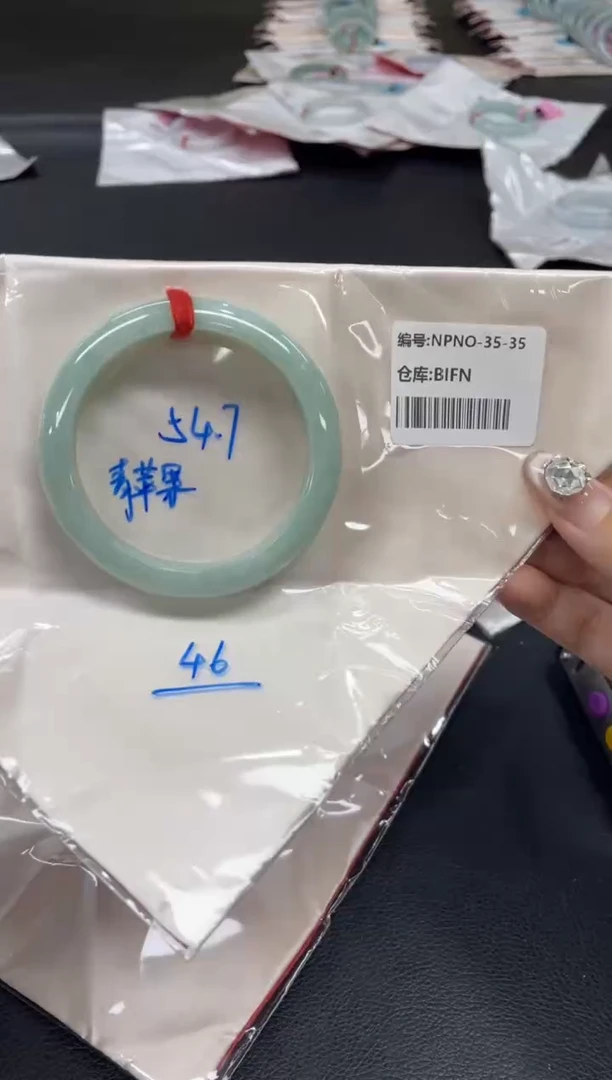 未镶嵌手镯翡翠翡翠手镯