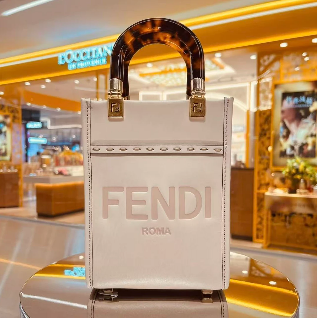 95新 FENDI/芬迪 安洁利严选斜挎包/0012702