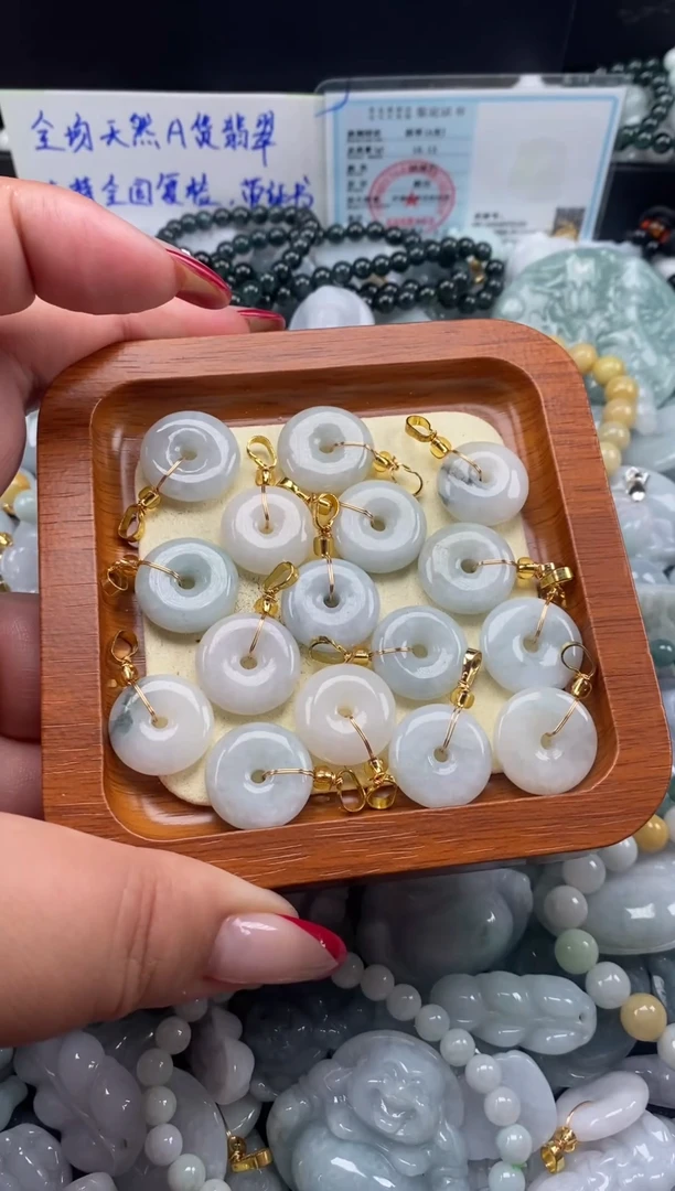 翡翠未镶嵌颈饰天然A货翡翠多样性发一3.8p