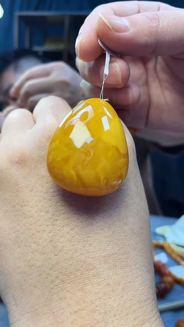 琥珀吊坠(不含链)未镶嵌蜜蜡水滴吊坠