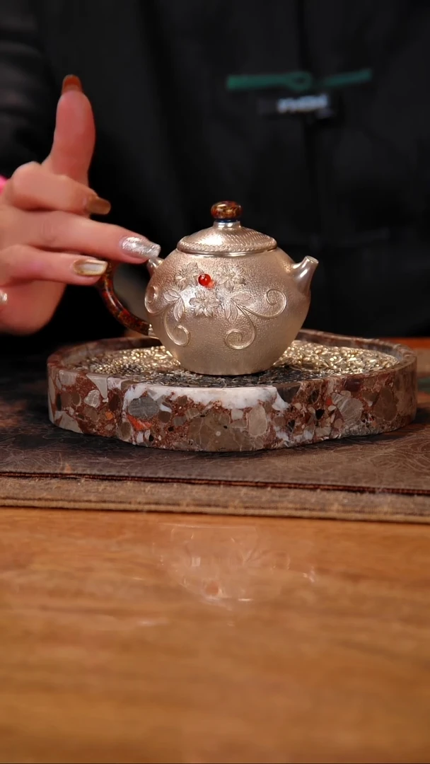 盛唐工坊 足银999 手工泡茶壶蝶恋花