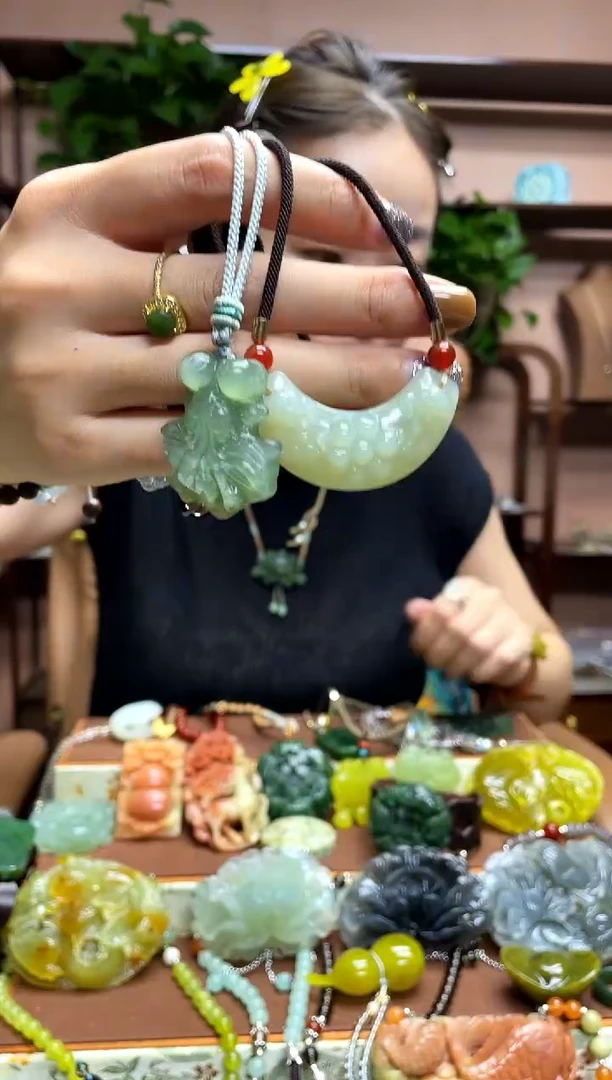 未镶嵌岫玉吊坠·