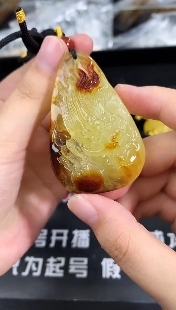 蜜蜡未镶嵌珠宝奇石52