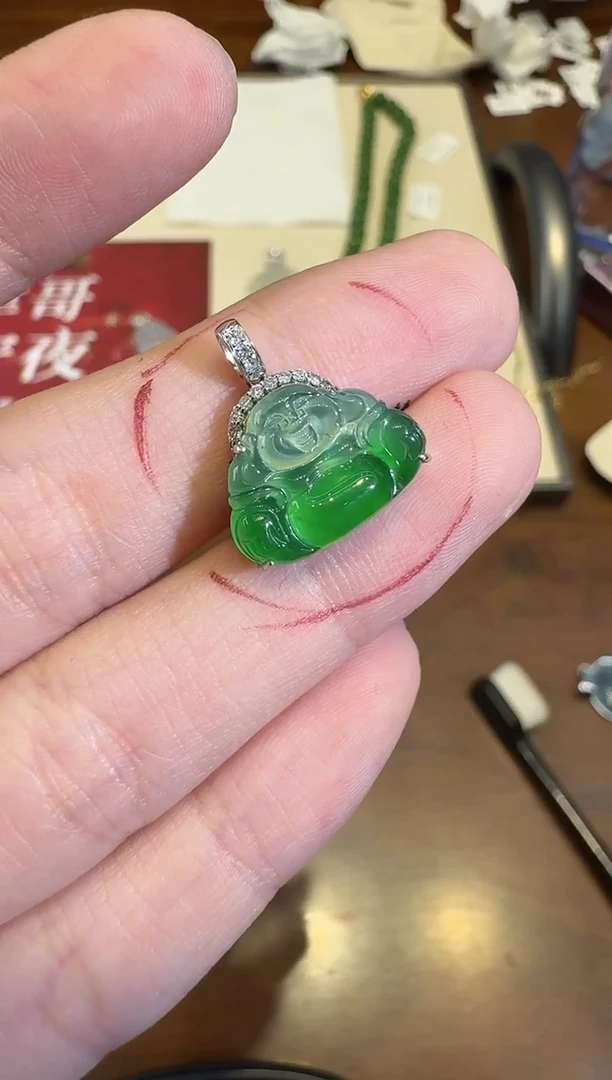 颈饰18K金镶嵌翡翠C****eX1224-512-391