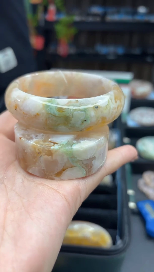 【闪购商品】石英质玉手镯未镶嵌519（58圈赠送镯心）