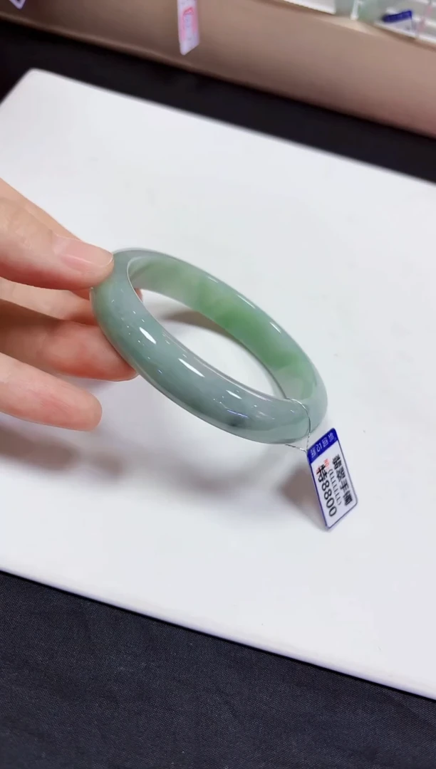 颈饰未镶嵌翡翠62手镯