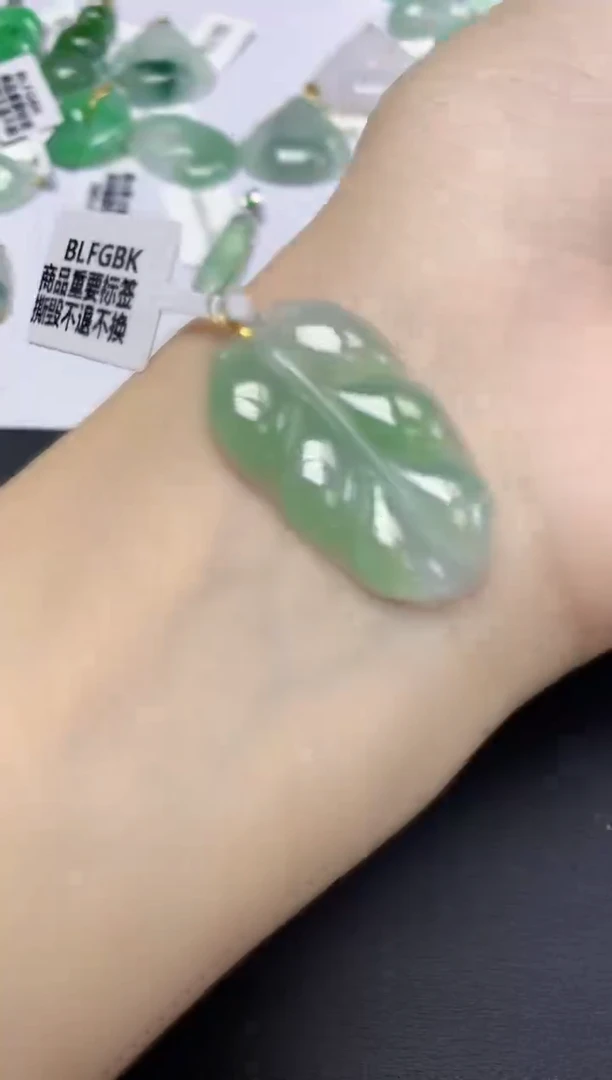翡翠18K金镶嵌颈饰天然缅甸翡翠A货百元以上9元证书费自理