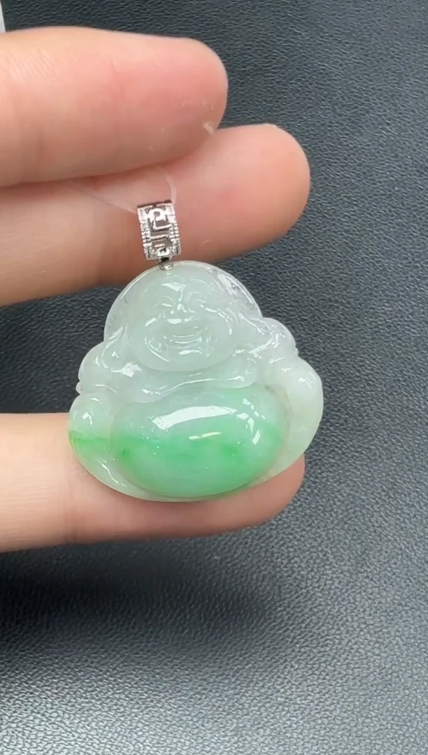 颈饰18K金镶嵌翡翠佛公