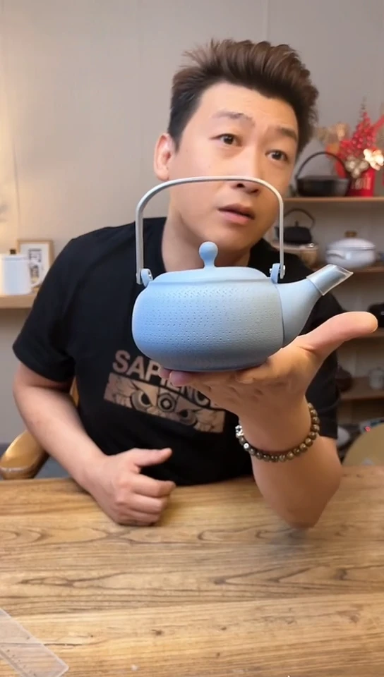 陶瓷M0667·提梁壶··········