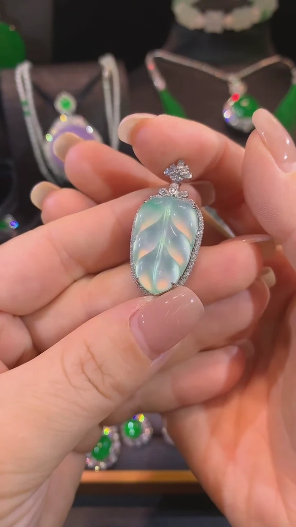 翡翠18K金镶嵌吊坠(不含链)吊坠