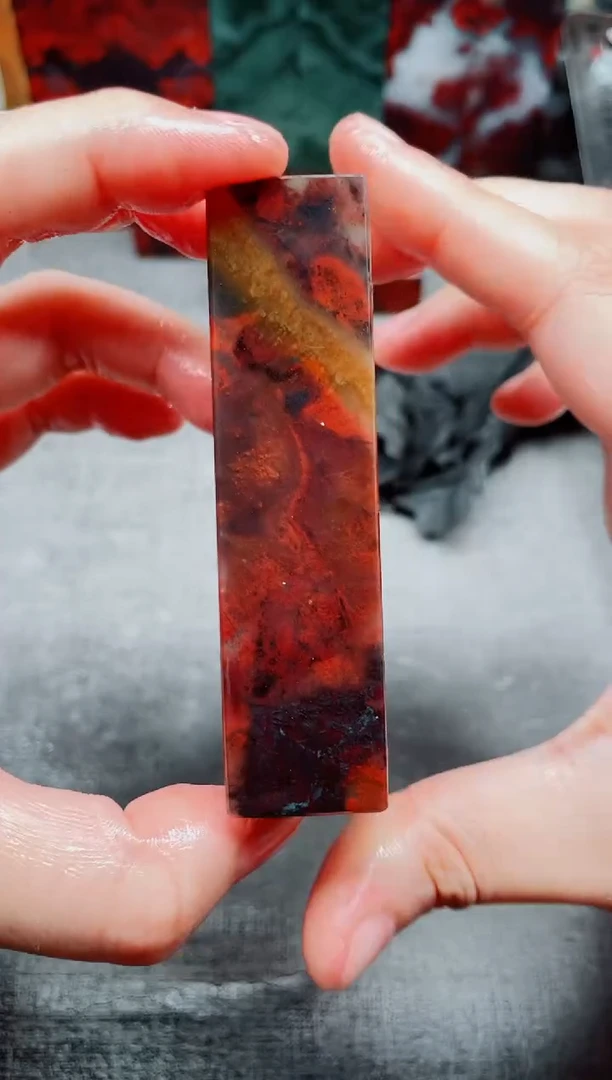 玉桂林鸡血玉石素章2.0左右红10