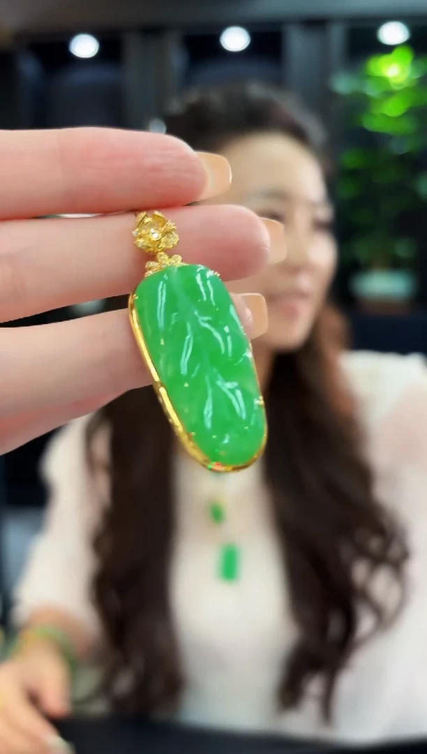 颈饰18K金镶嵌翡翠 缅料A货/支持复检/一件