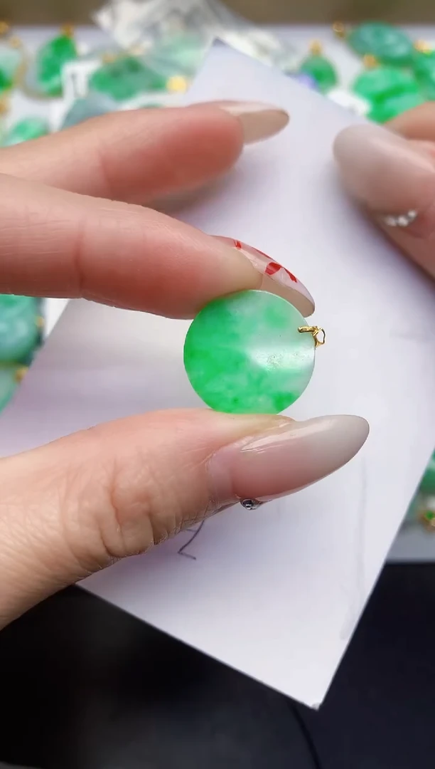 【闪购商品】翡翠颈饰18K金镶嵌0000000000