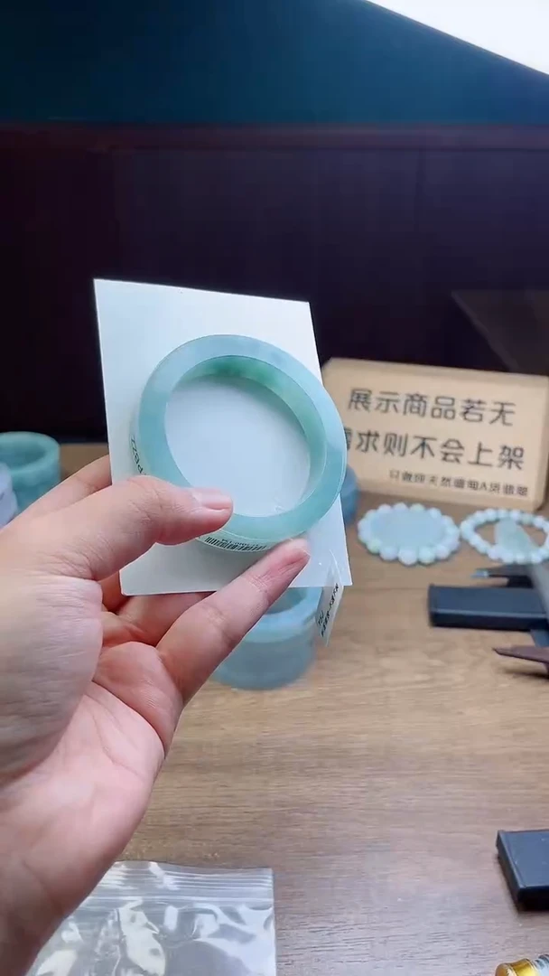 定制翡翠手镯未镶嵌定制