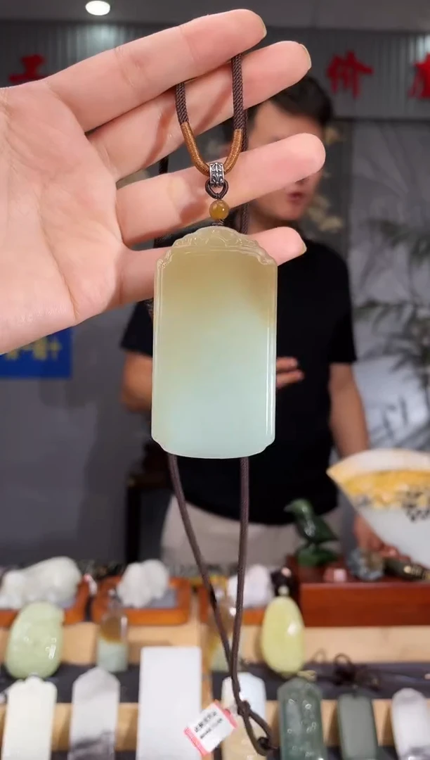 和田玉未镶嵌颈饰1