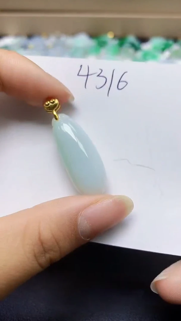 翡翠未镶嵌颈饰天然缅甸翡翠A货