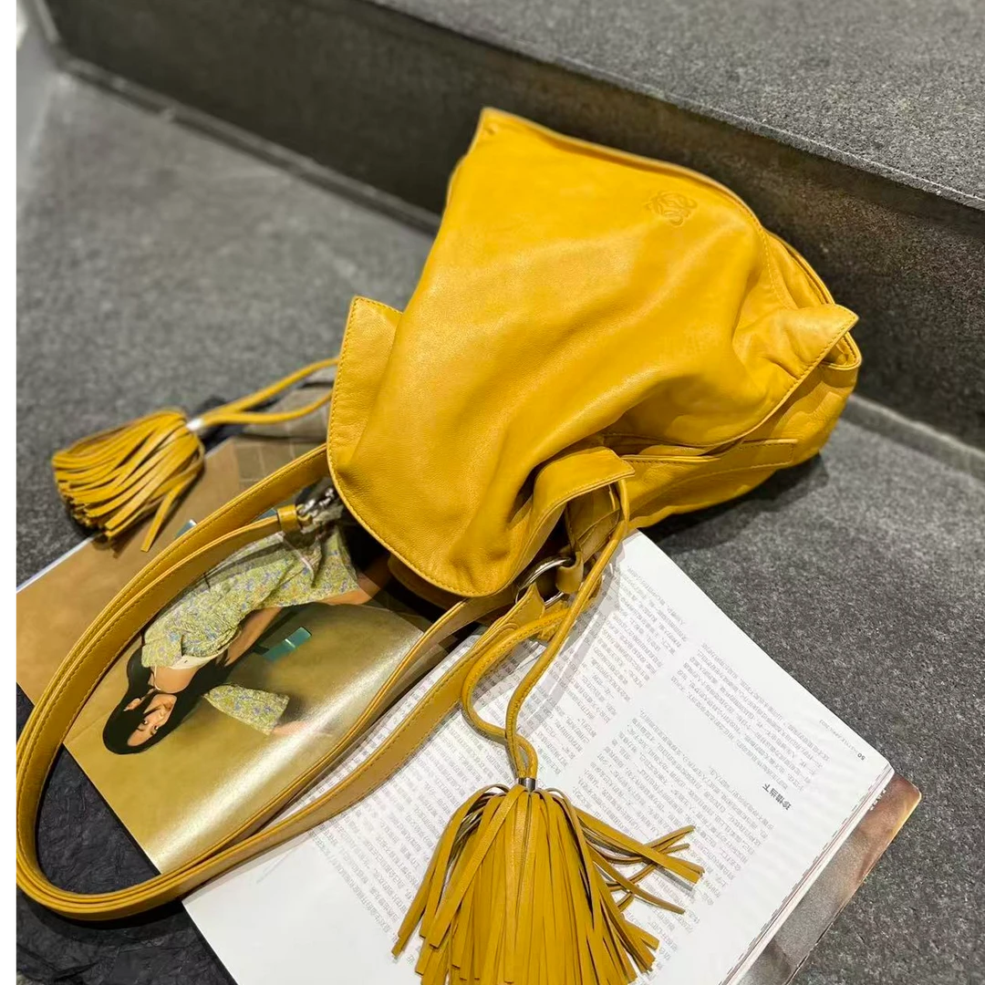 95新 LOEWE/罗意威 黄色流苏福袋单肩包