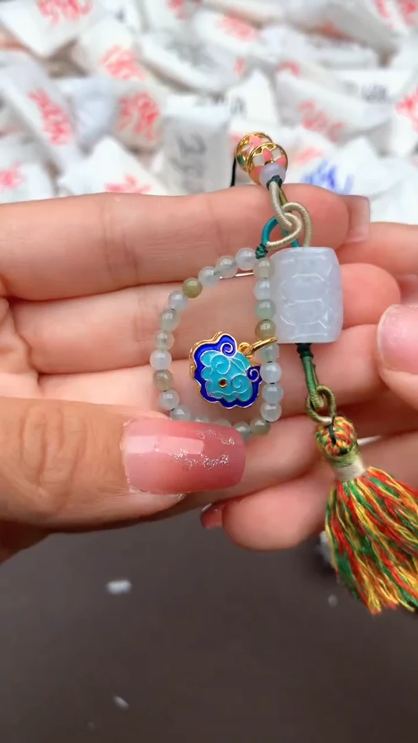 【闪购商品】翡翠挂件未镶嵌一