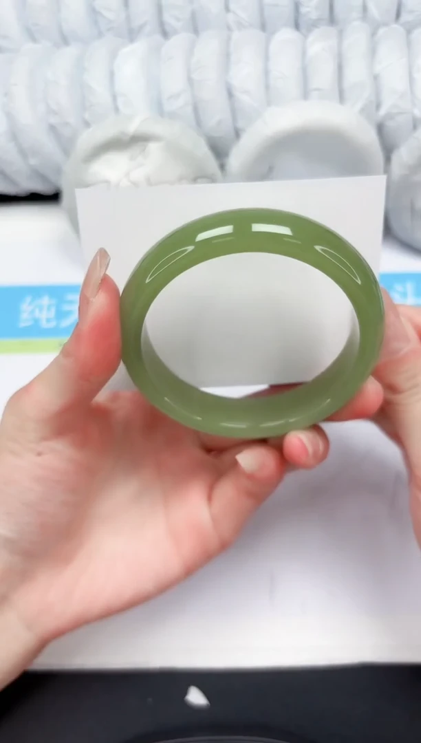 【闪购商品】石英质玉手镯未镶嵌187-62.5