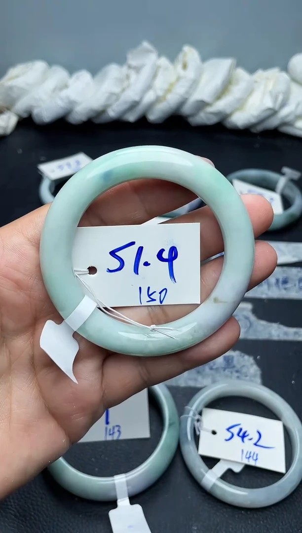 未镶嵌手镯翡翠150
