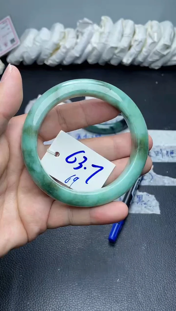 未镶嵌手镯翡翠69