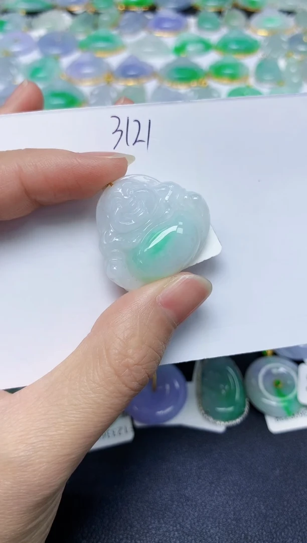 翡翠18K金镶嵌颈饰 天然缅甸翡翠A货