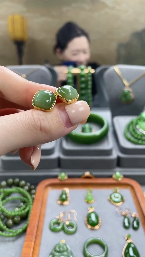 银S925镶嵌和田玉耳饰银S925镶嵌 和田玉 耳饰