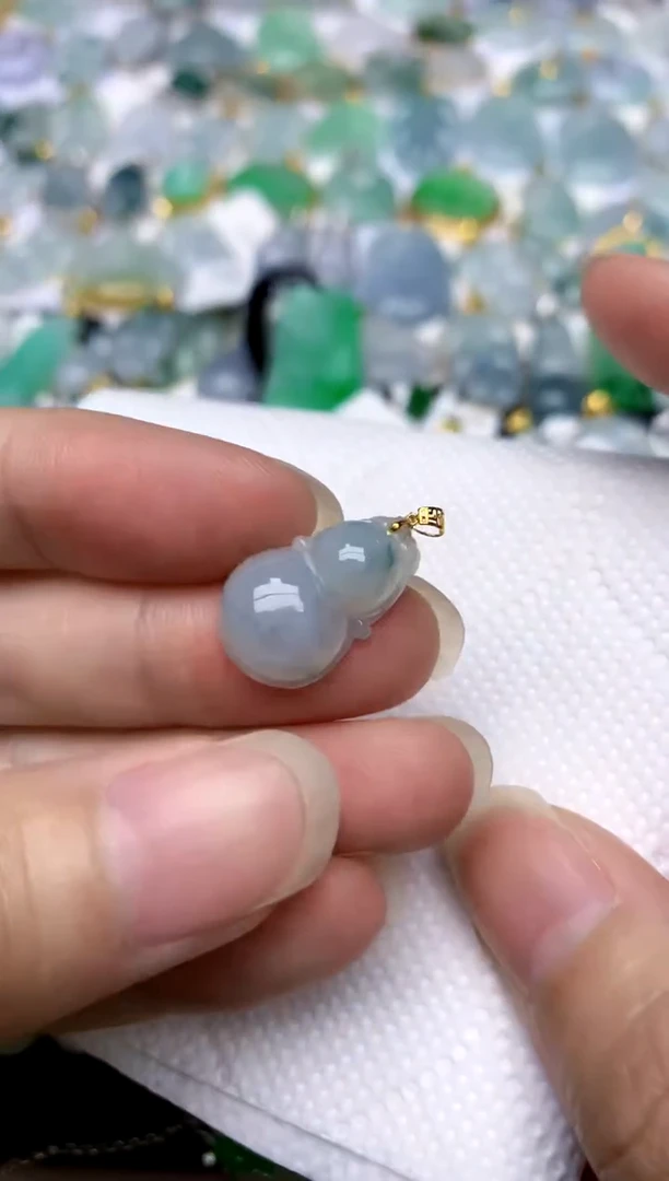 颈饰18K金镶嵌翡翠天然A货翡翠