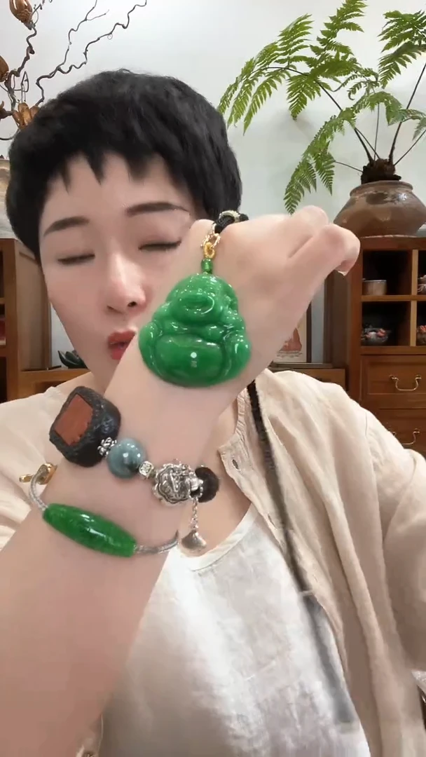 翡翠未镶嵌吊坠(赠链)910