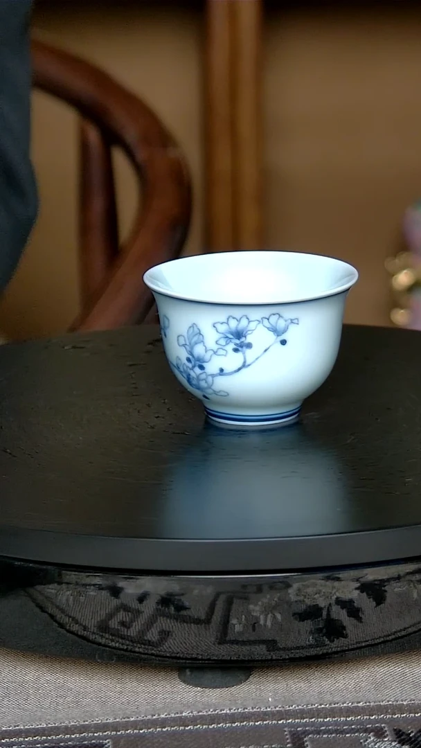 景德镇手工青花玉兰花小客杯