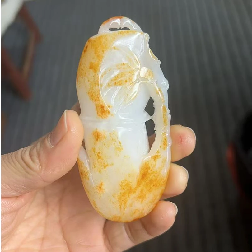 新疆和田玉节节高升把件